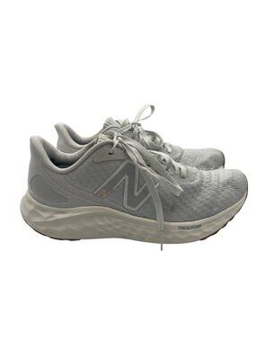 New Balance Arishi V4 womens size 8B white WARISEG4